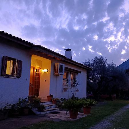 Nafpaktos Cottage By The Sea For Travelers And Dreamers! Екстериор снимка