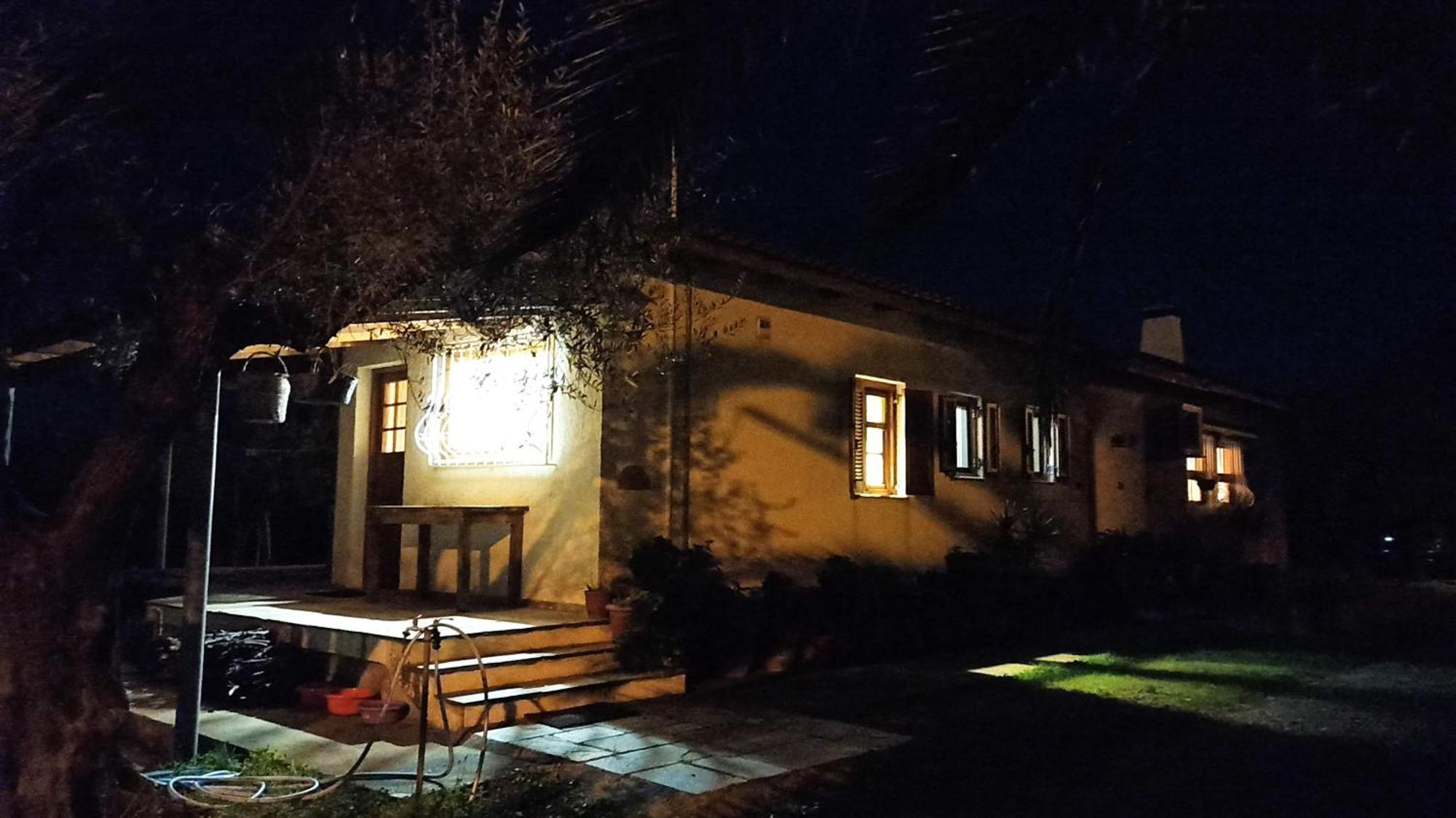 Nafpaktos Cottage By The Sea For Travelers And Dreamers! Екстериор снимка
