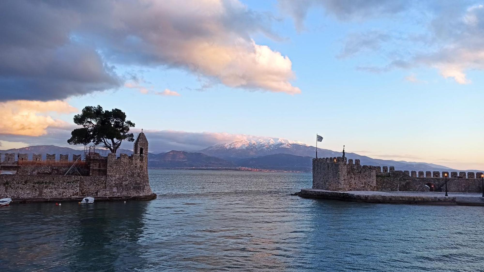 Nafpaktos Cottage By The Sea For Travelers And Dreamers! Екстериор снимка