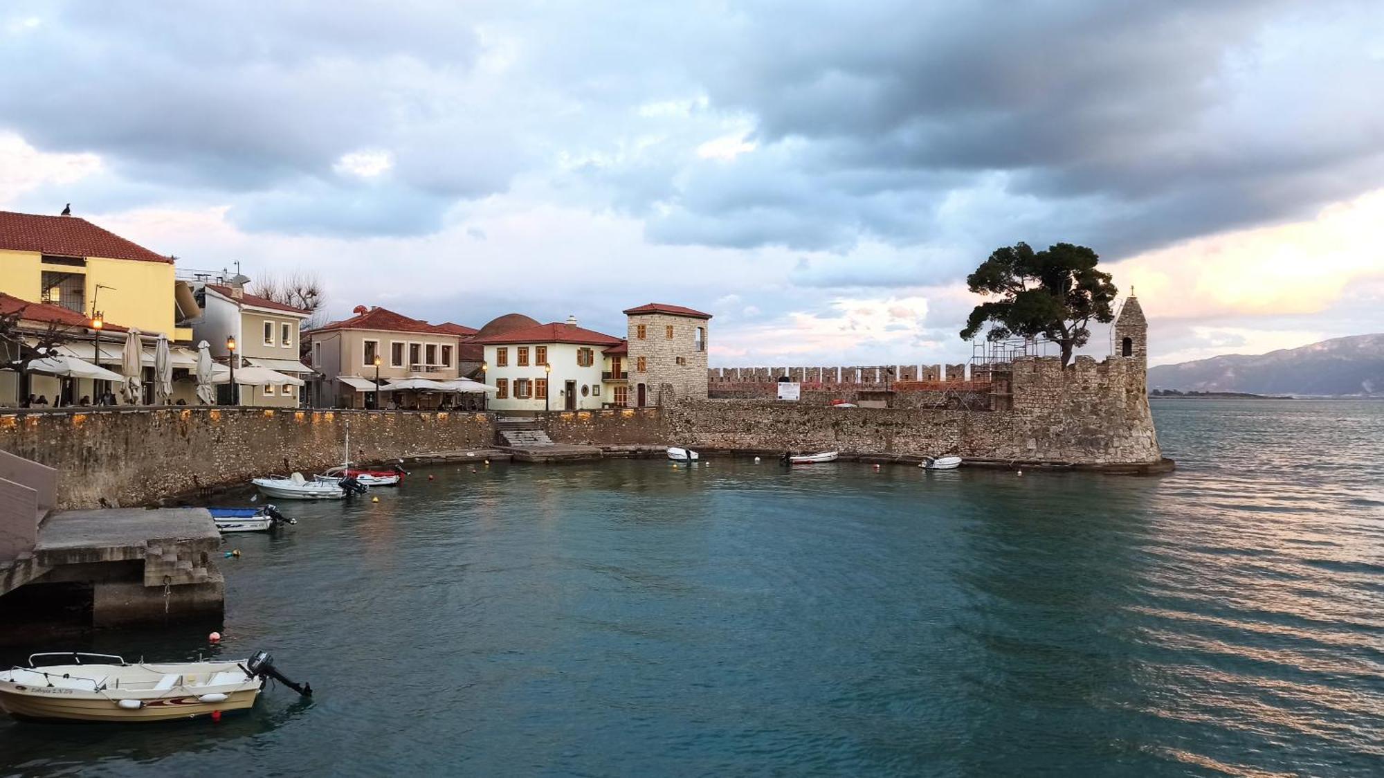 Nafpaktos Cottage By The Sea For Travelers And Dreamers! Екстериор снимка